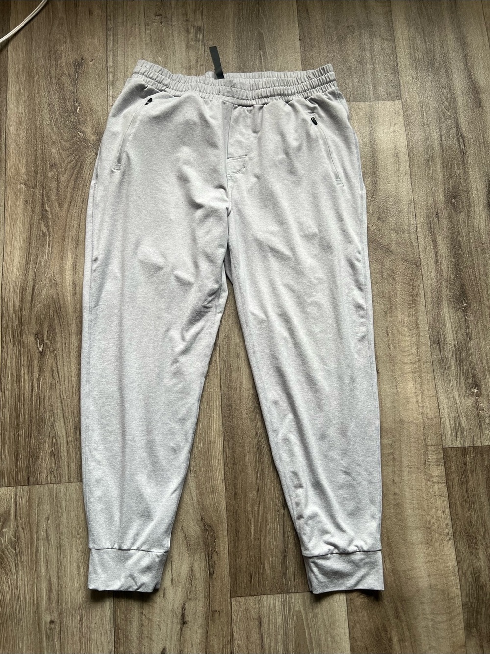 Vuori Light Gray Men's Jogger Pants - Comfortable Casual Fit